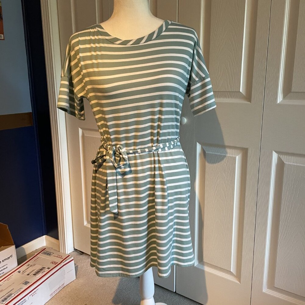 Jodifl Dress Green And White Striped Short Sleeve with Tie Size Small EUC